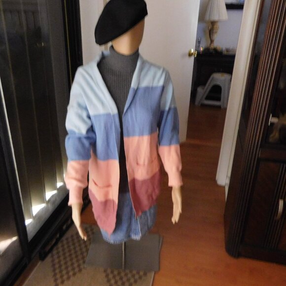 This Anixray oversized sweater is ready for Fall–Sz Med,  Blues & Mauves, 2 pock - Picture 1 of 4